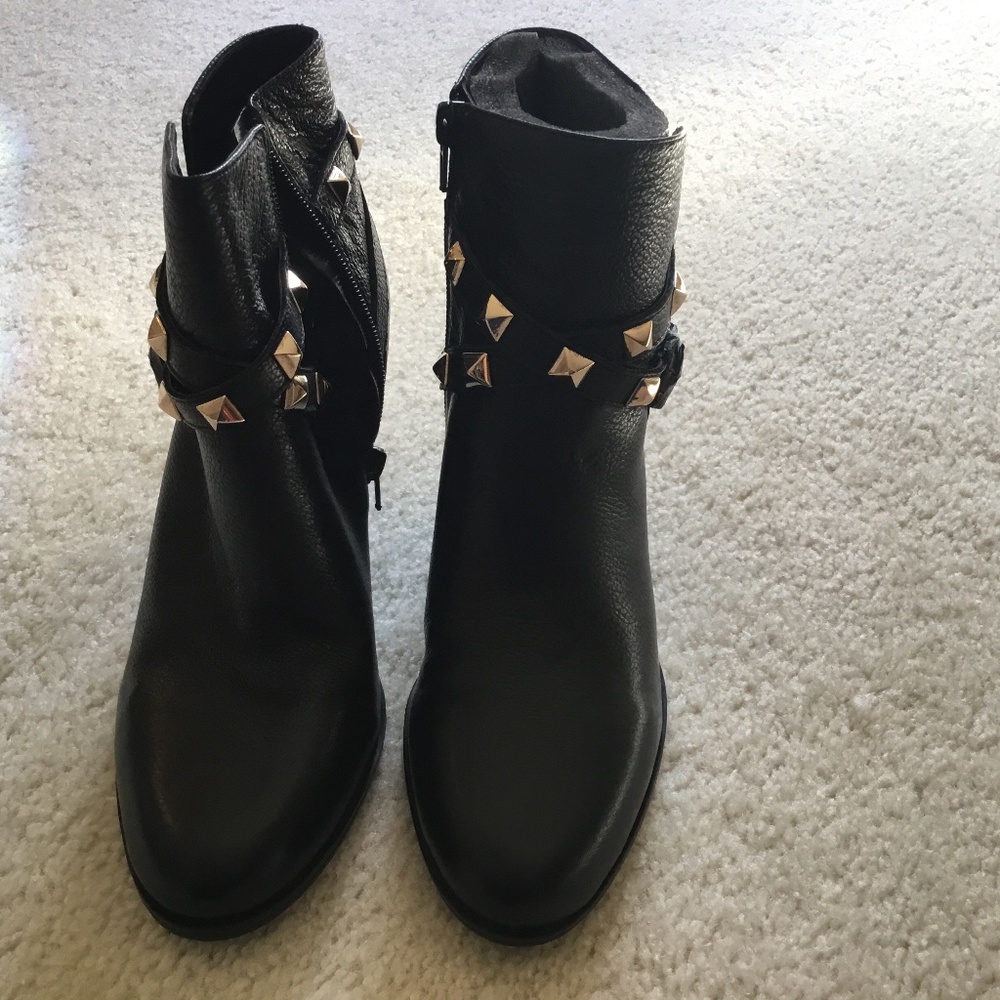 Guess Black Leather Boots 9.5M NWT w/Studs Fran